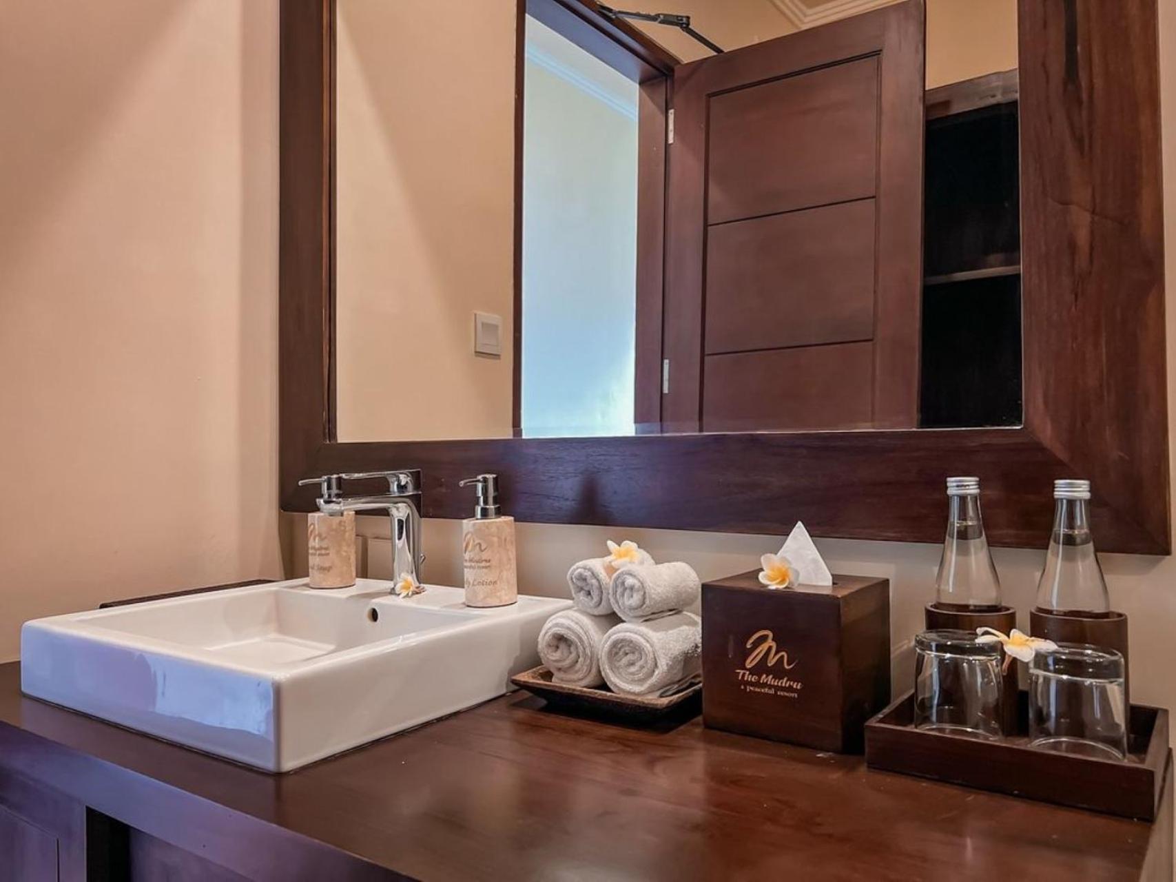 The Mudru Resort By Pramana Villas Убуд Екстериор снимка